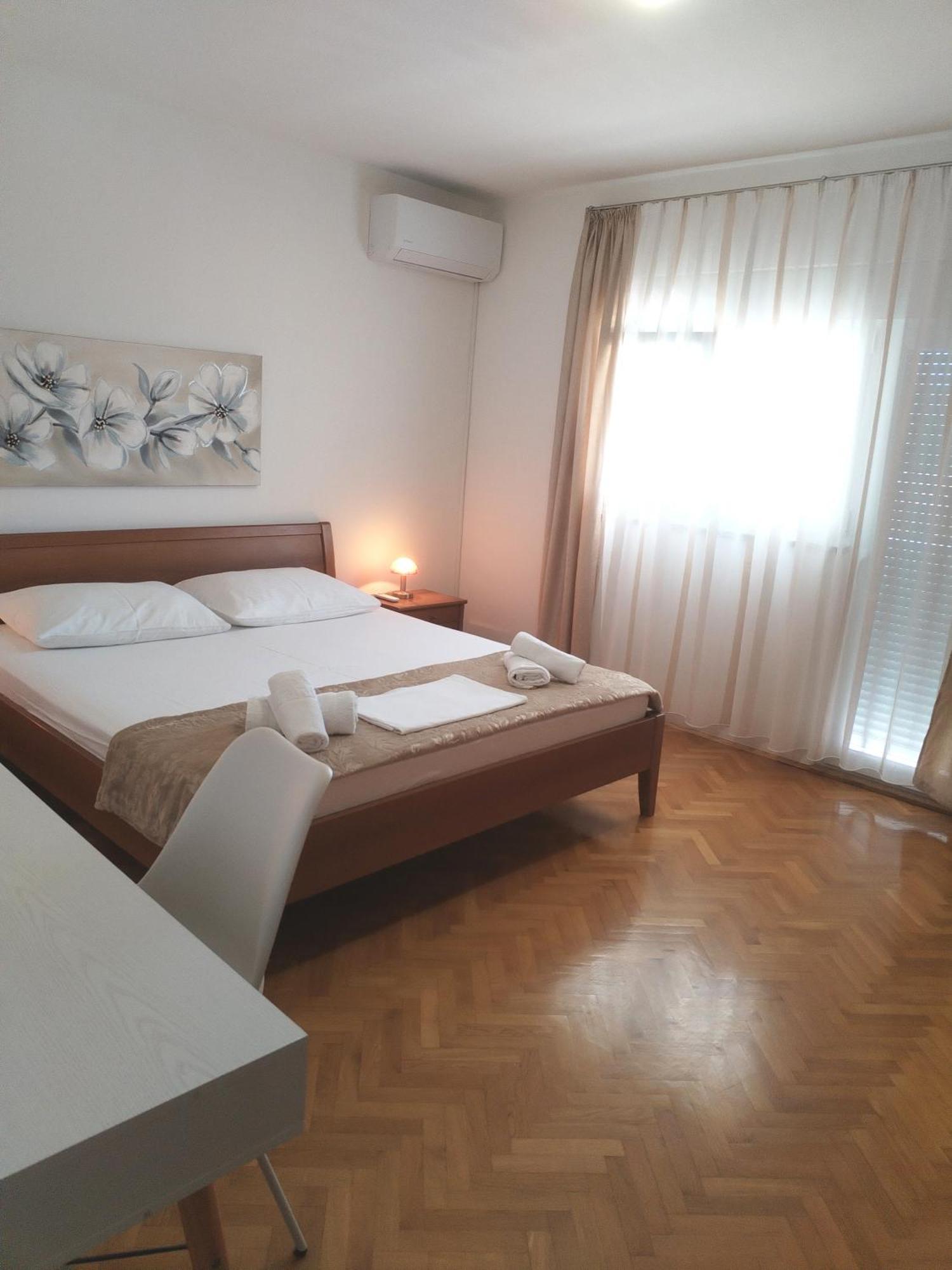 Apartments"Nika" With Private Pool Galovac  ภายนอก รูปภาพ