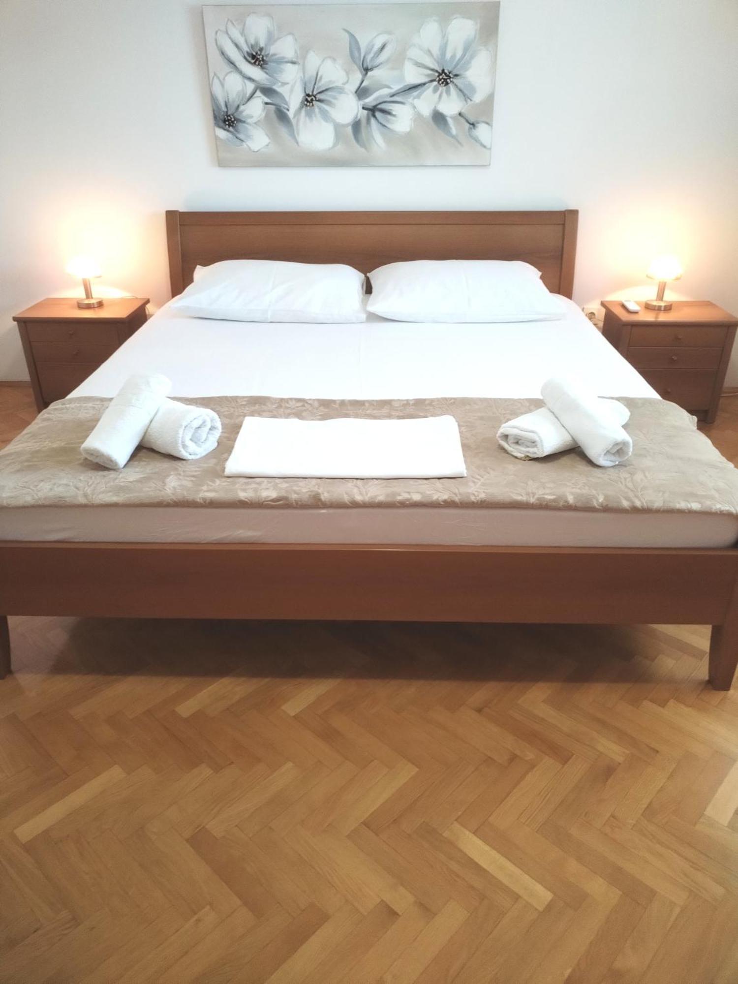 Apartments"Nika" With Private Pool Galovac  ภายนอก รูปภาพ